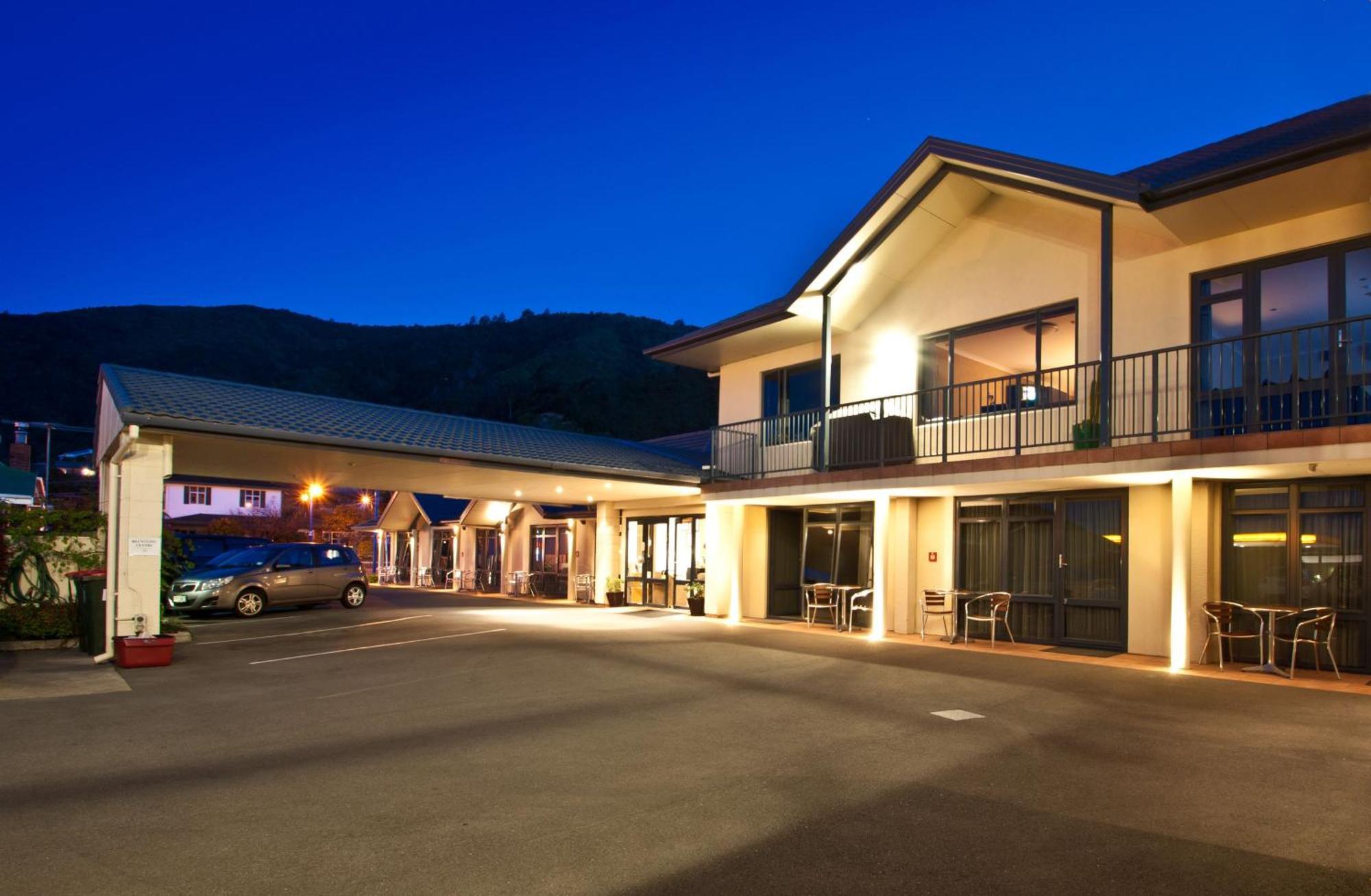 บรอดเวย์ โมเทล Motel พิคตัน ภายนอก รูปภาพ